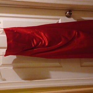 SCOTT McCLINTOCK RED STRAPLESS GOWN W/FLARE PULL UP TAIL SIZE 12